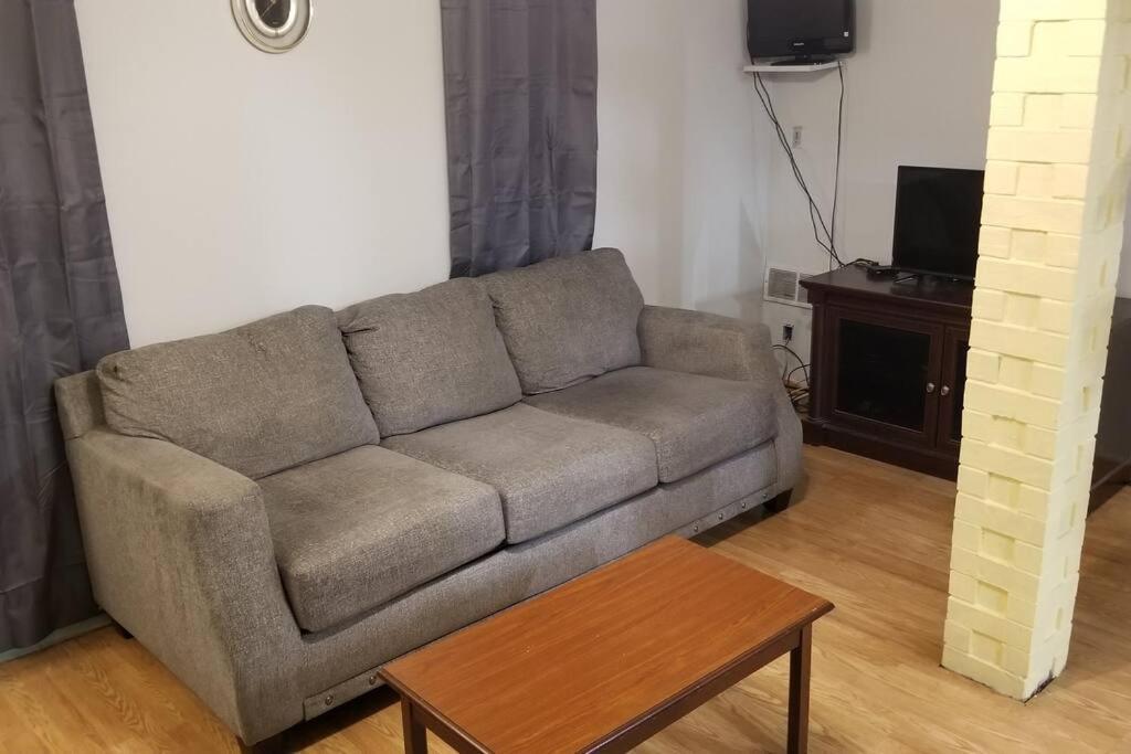 Hotel 5 Beds & 3 Baths Sleeps 11 Hotel Room Suite 102 Booking Stillwater Eksteriør billede